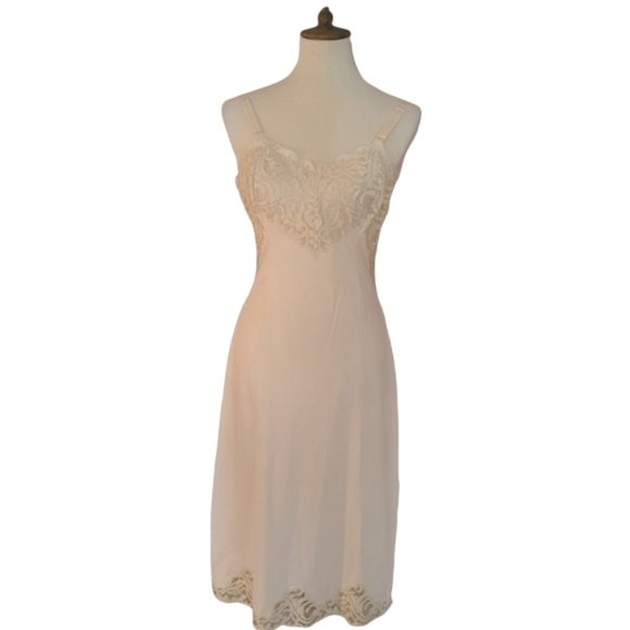 Vintage - 70's I Magnin Cream Nylon Heart Shape Lace‎ Chemise Slip - Picture 1 of 6